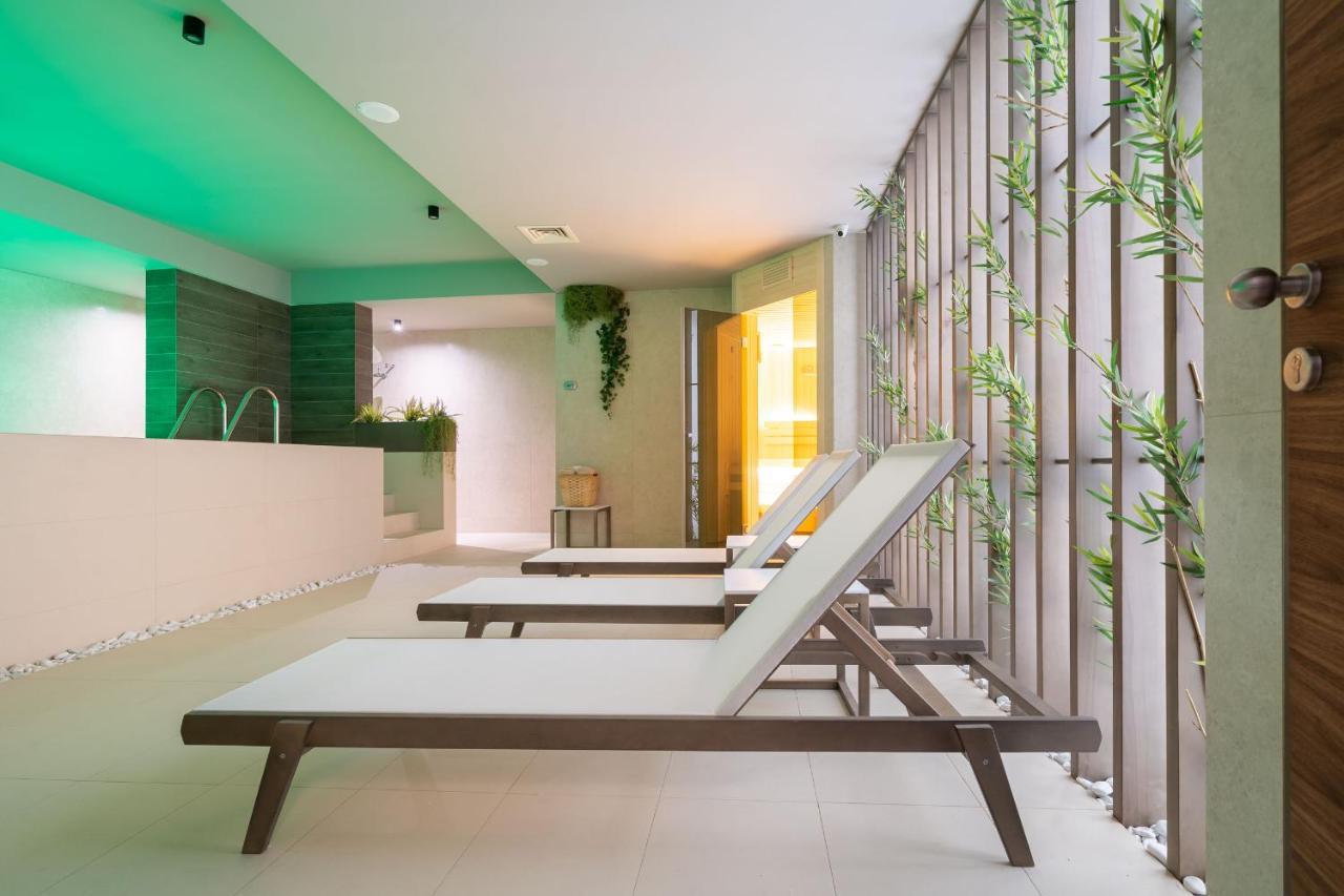 C Group Apartments Cattaro Esterno foto