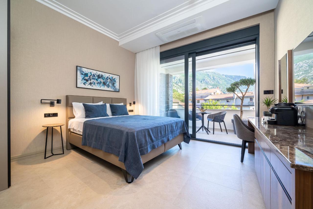 C Group Apartments Cattaro Esterno foto