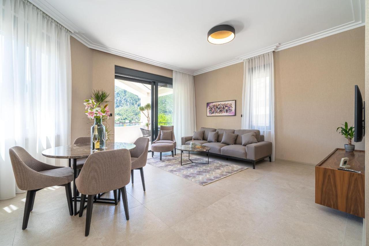 C Group Apartments Cattaro Esterno foto