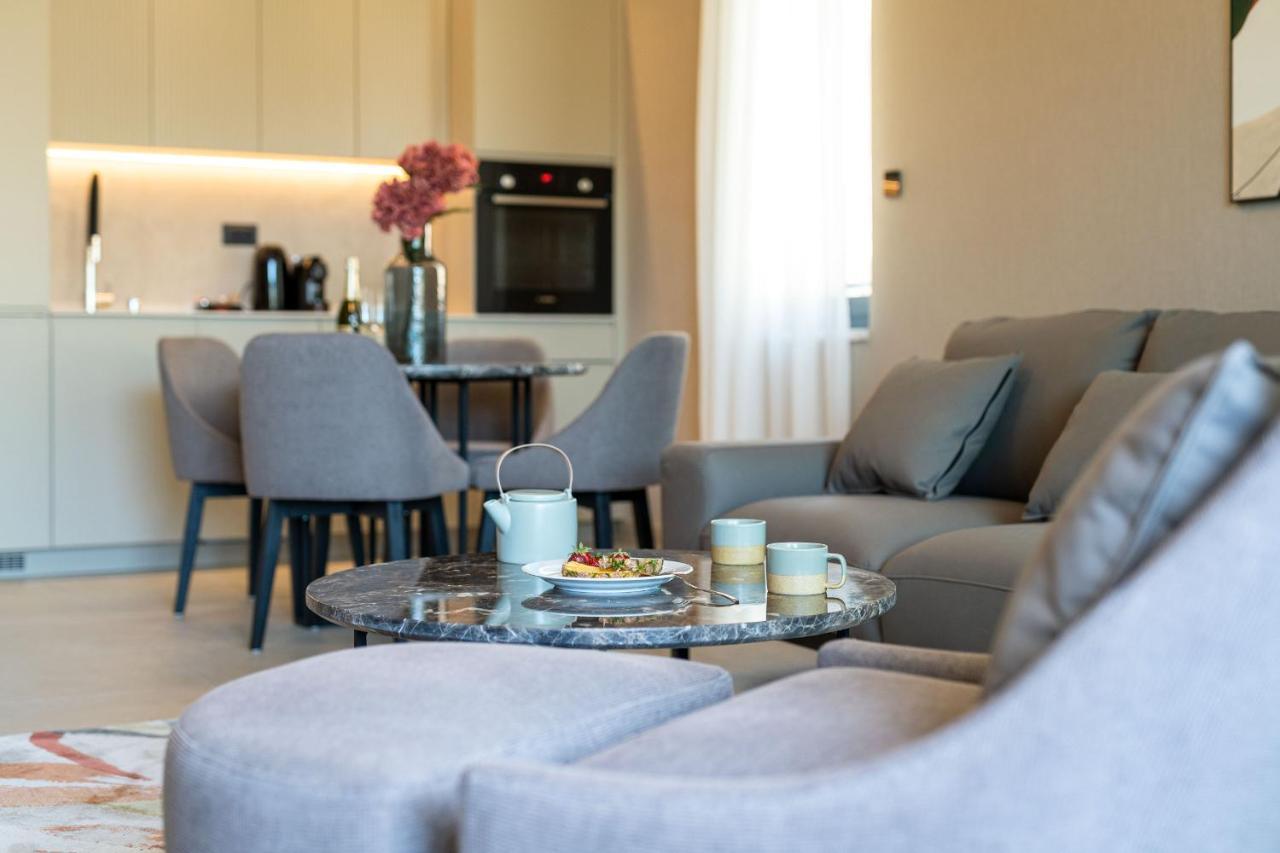 C Group Apartments Cattaro Esterno foto