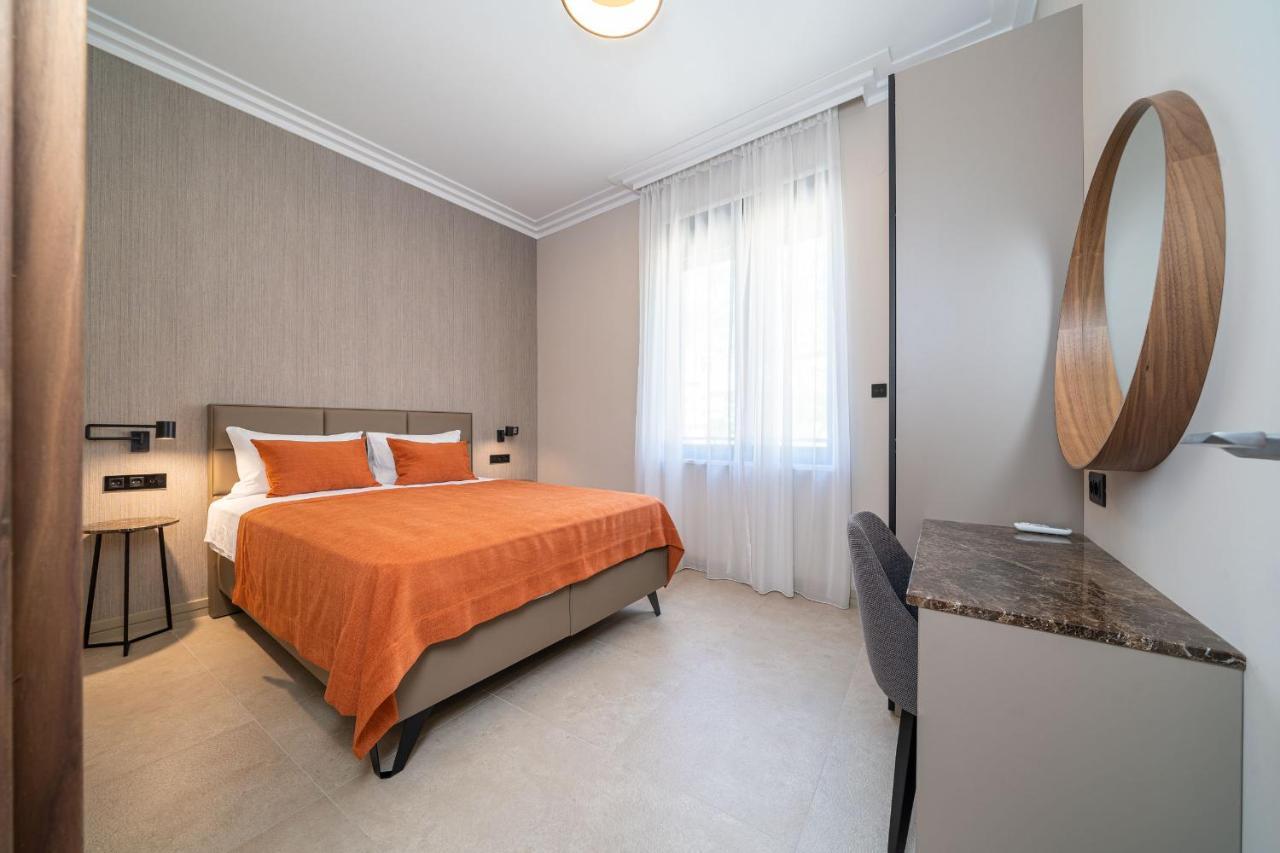 C Group Apartments Cattaro Esterno foto